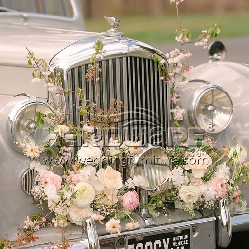 How to Decorate Wedding Car