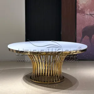 Round Dinner Tables